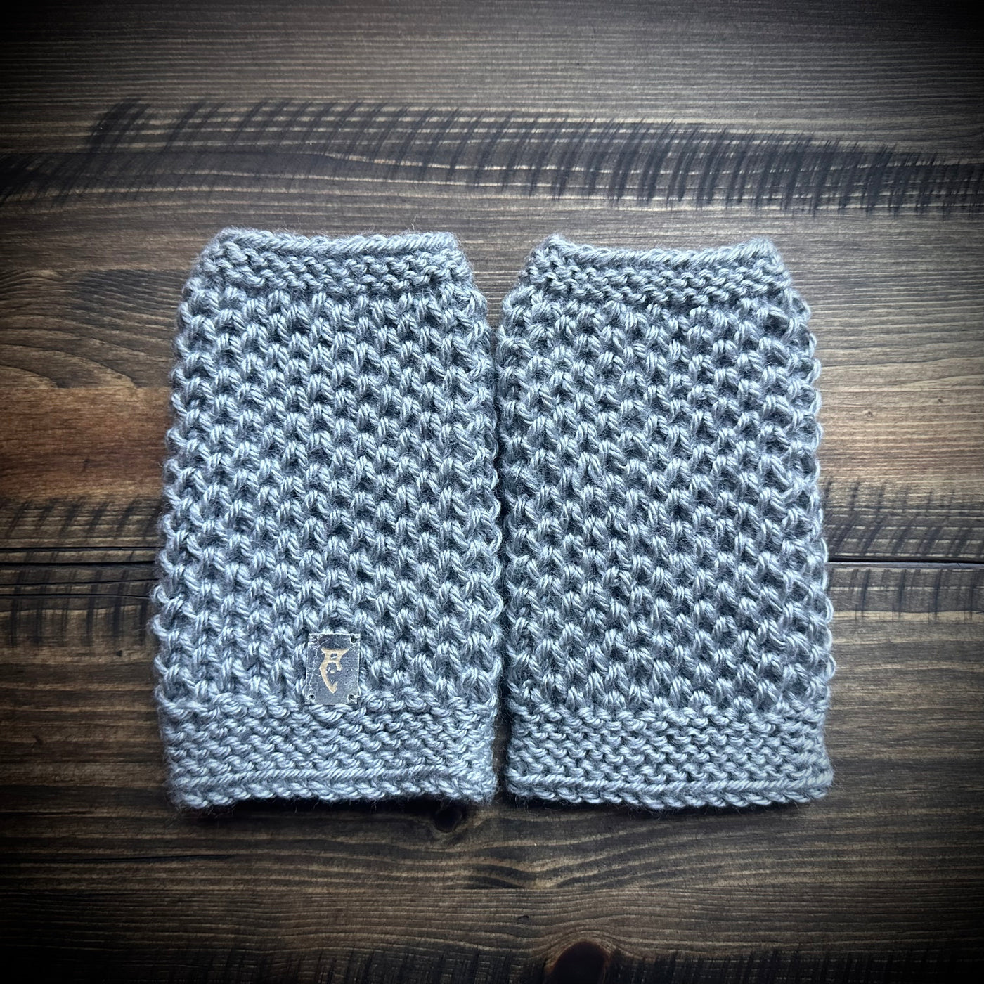 IMPERIAL Silver Grey "Telgrim" Wrist Warmers