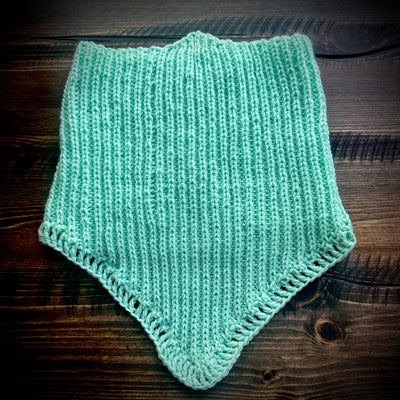 Handmade knitted sweet mint cowl