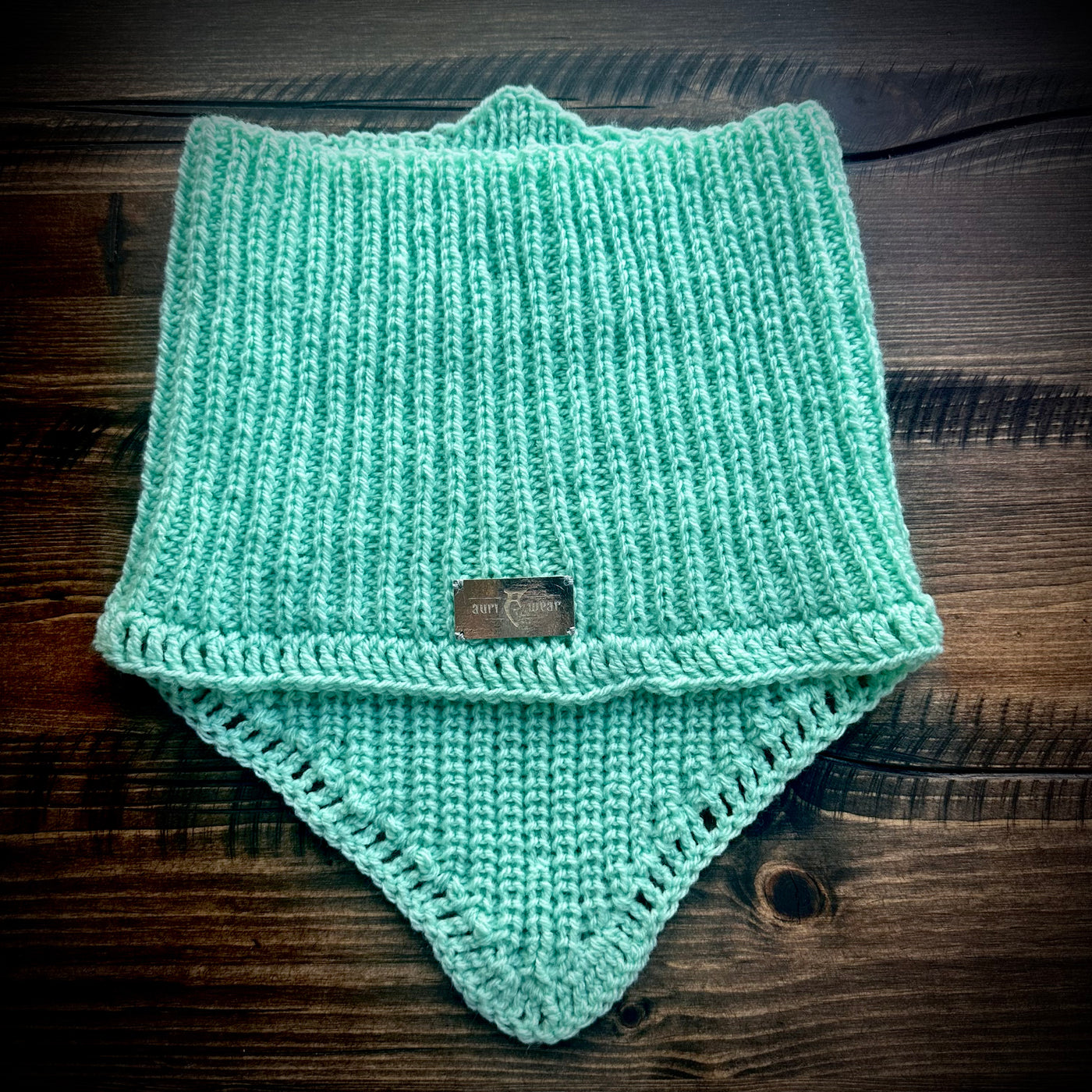 Handmade knitted sweet mint cowl